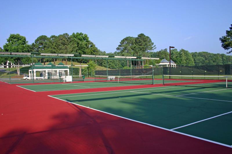Kunstgras tennisbaan